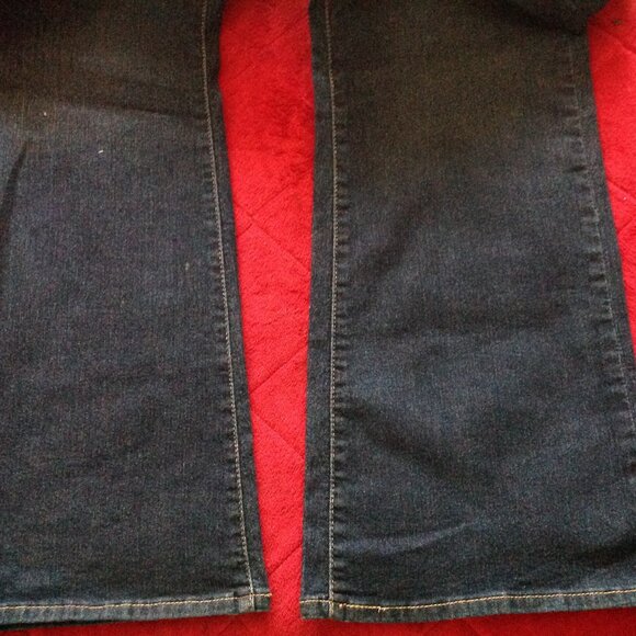 Levi Strauss Signature Gold Women's Totally Shaping Bootcut Jeans Size 22W - Picture 4 of 7